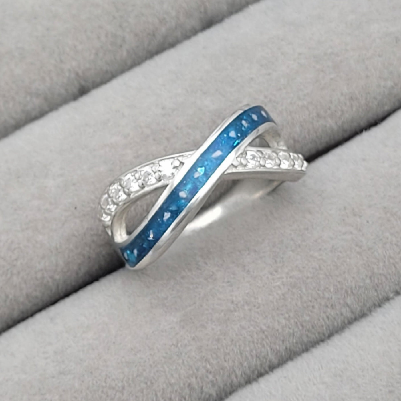 Infinity wave cubic zirconia ring