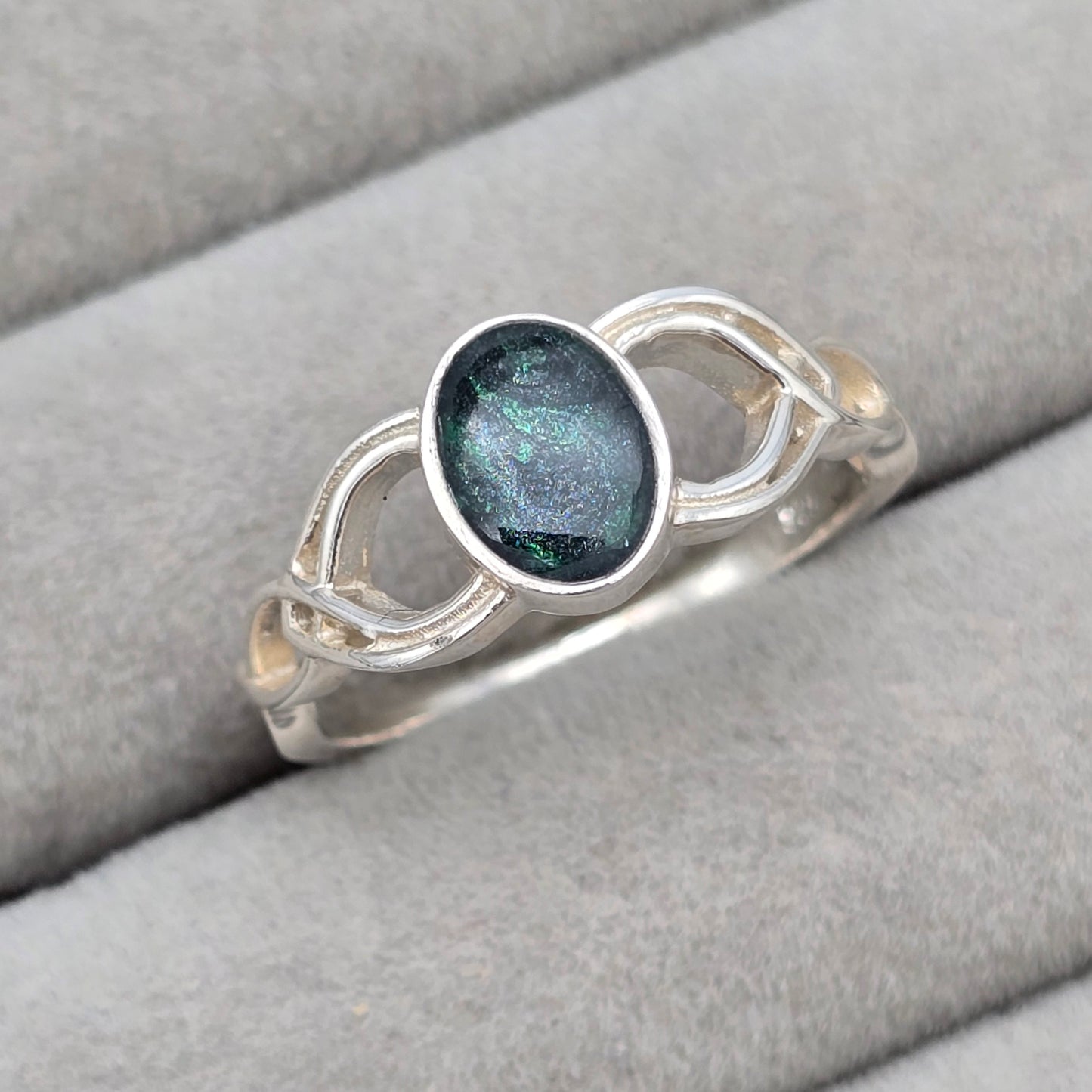 Celtic oval ring (Only a few sizes available, please check description)