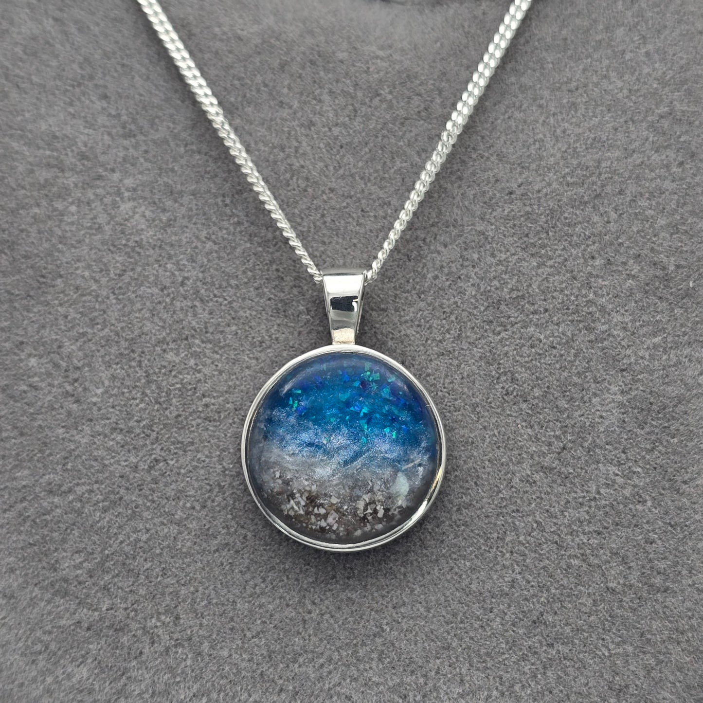 13.8mm round pendant
