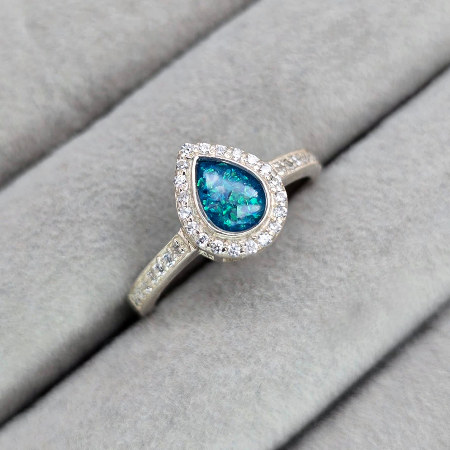 Full cubic zirconia tear ring
