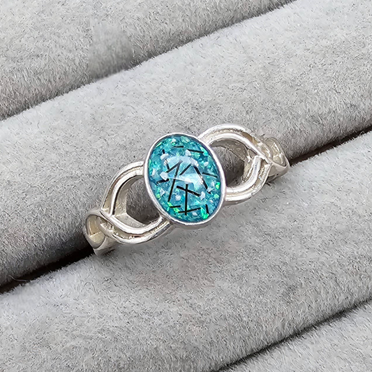 Celtic oval ring (Only a few sizes available, please check description)