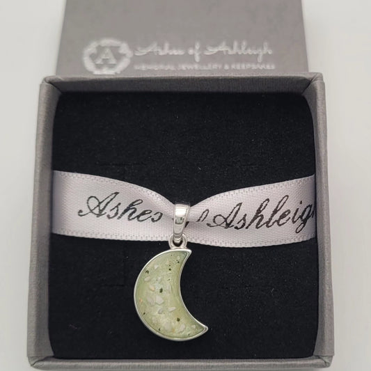 9ct gold Luna moon pendant