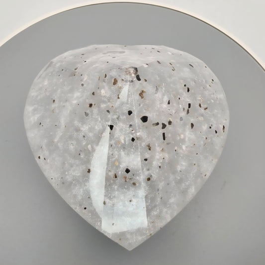 Faceted diamond heart paperweight