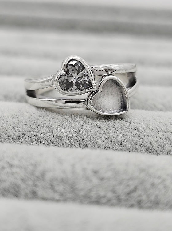 Twin love heart CZ ring