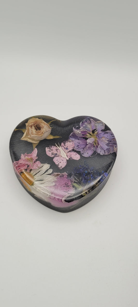 Flat heart paperweight