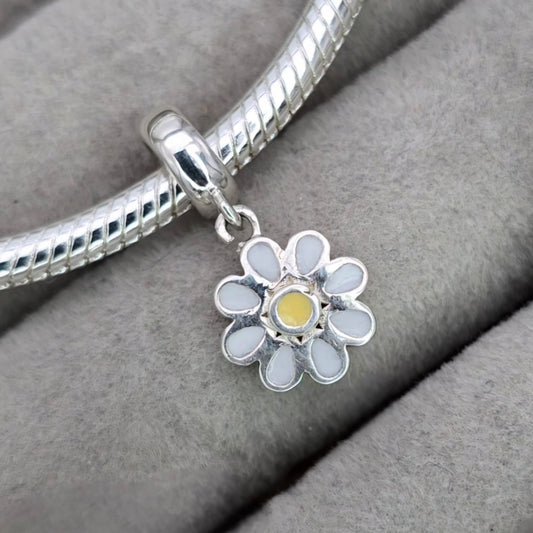 Ashleigh's Daisy Charm