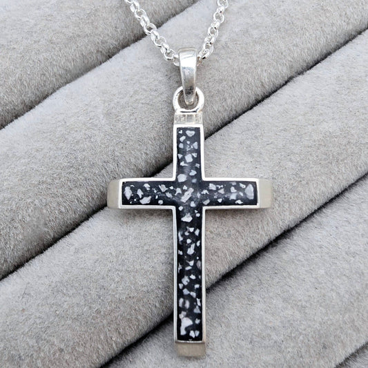 Gents 3D cross pendant