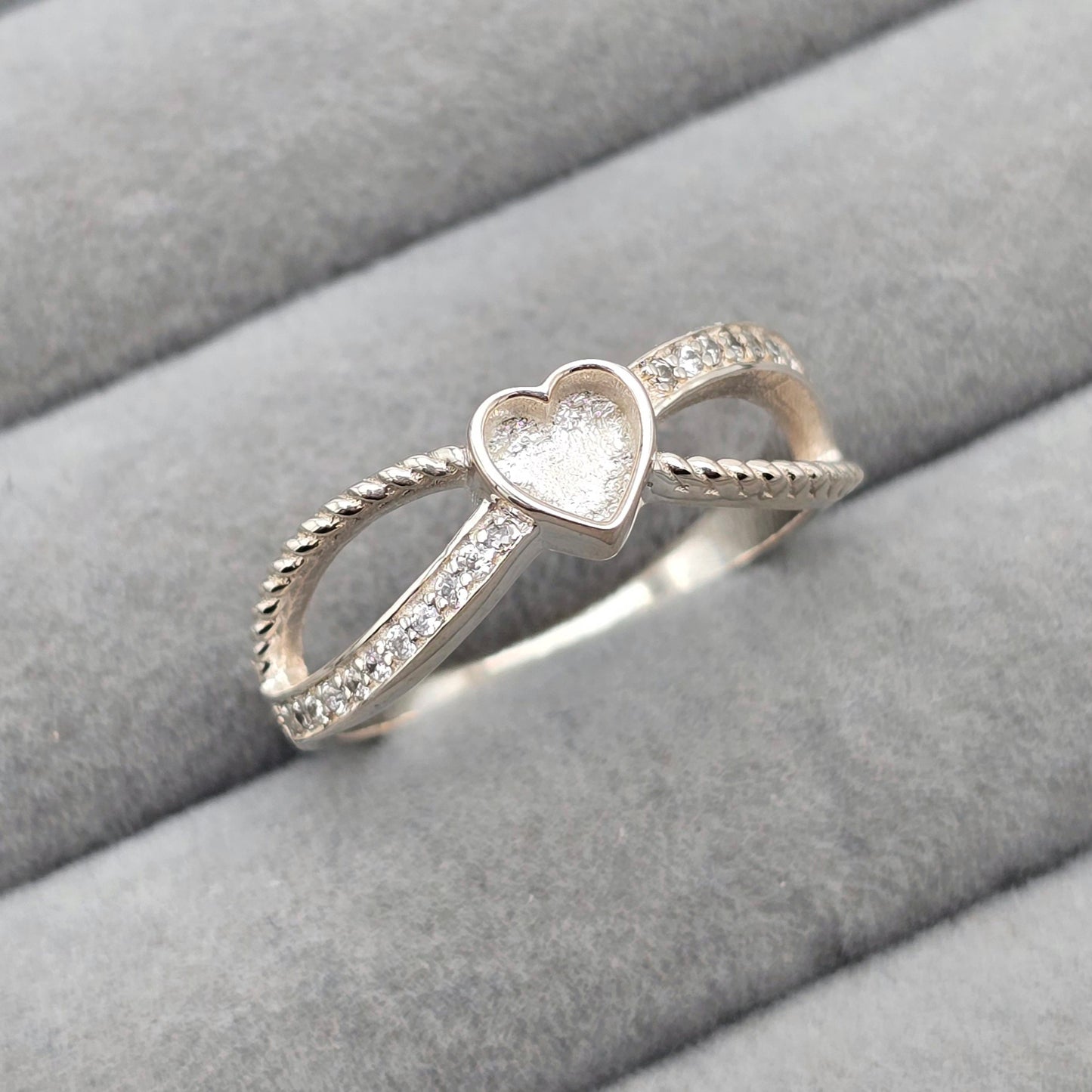 CZ twist split heart ring