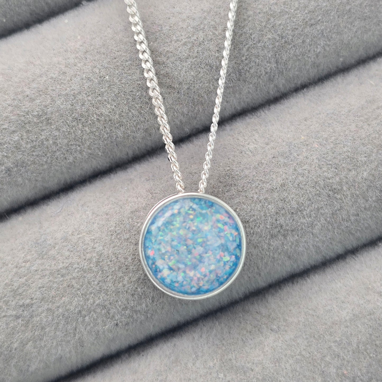 Petite floating round pendant