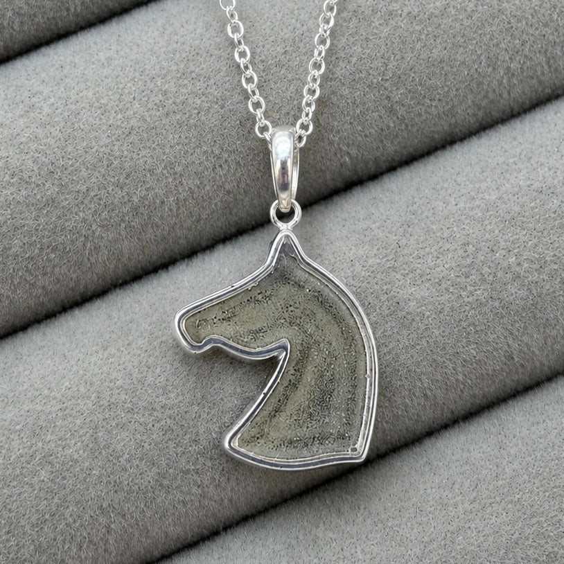 Horse head pendant