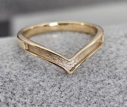 9ct gold Wishbone ring