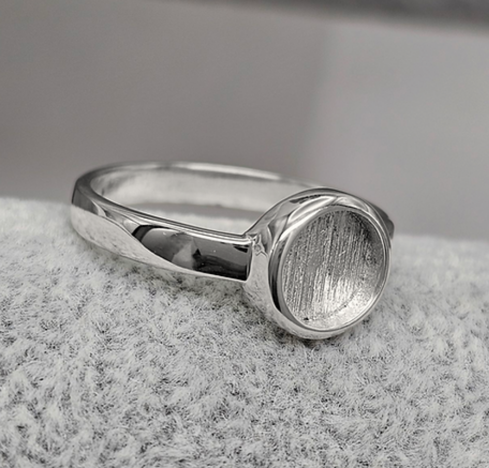 ** PRE ORDER ** New thick trim large round ring