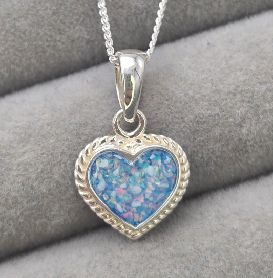 Rope edged heart pendant