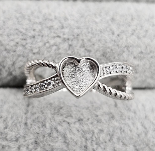 Heart twist split cz ring
