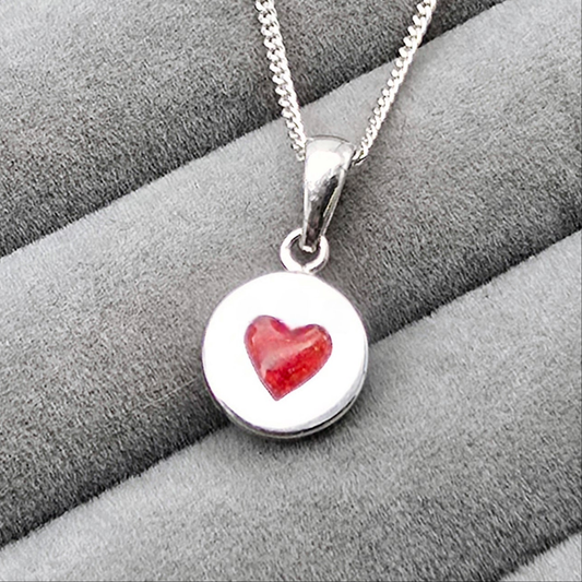 Small round heart pendant