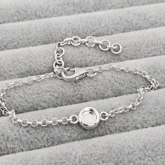 Petite round adjustable bracelet
