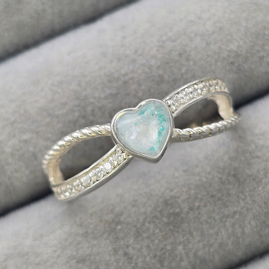 Heart twist split cz ring