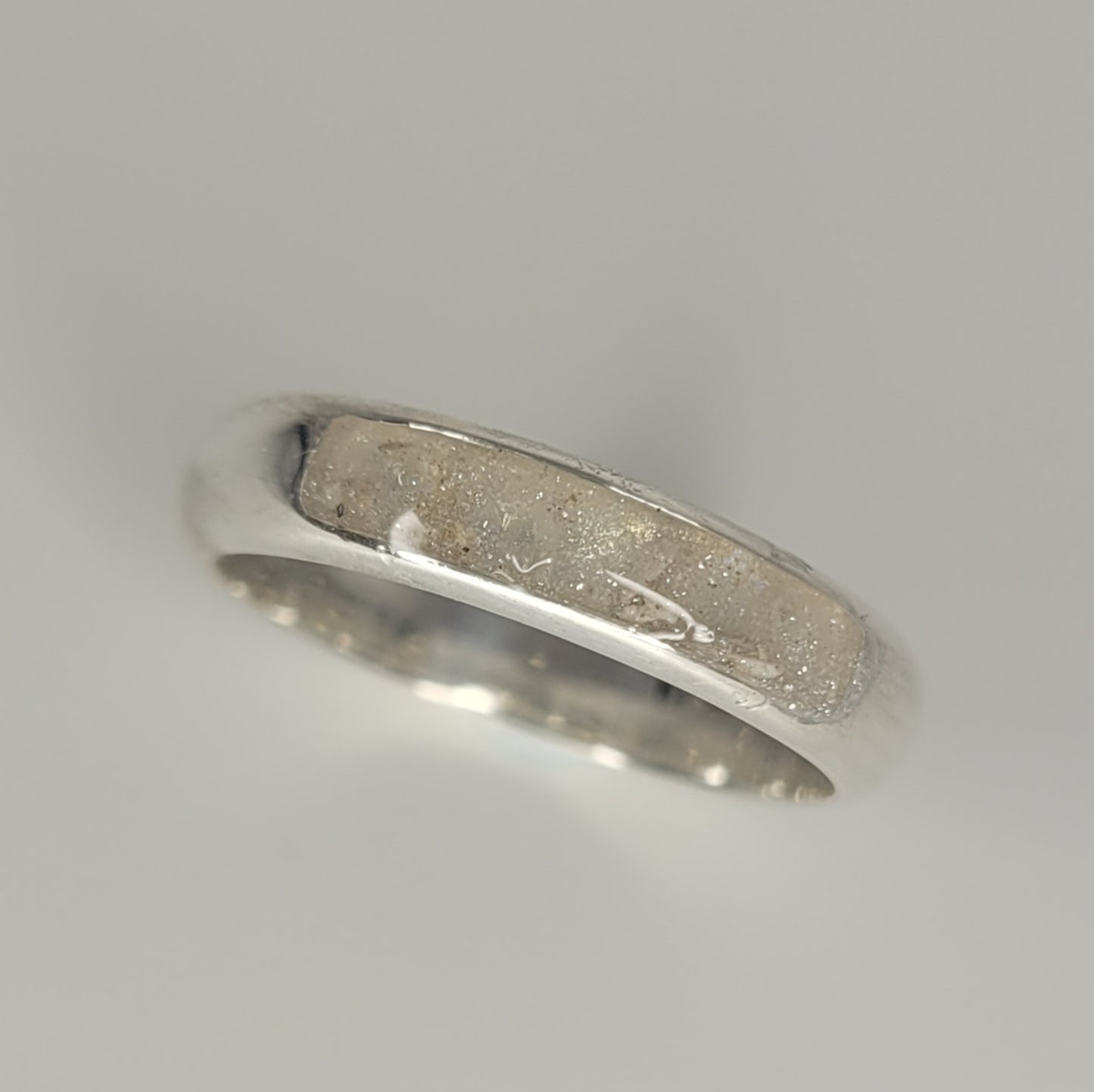 Ladies part channel ring