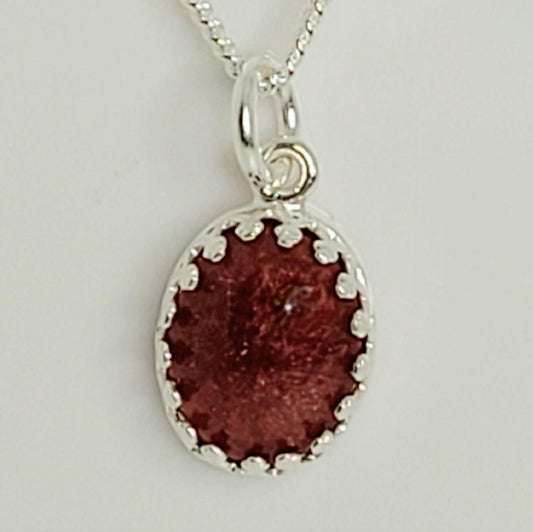 Oval crown setting pendant