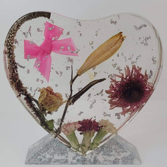 Dried flowers in resin heart